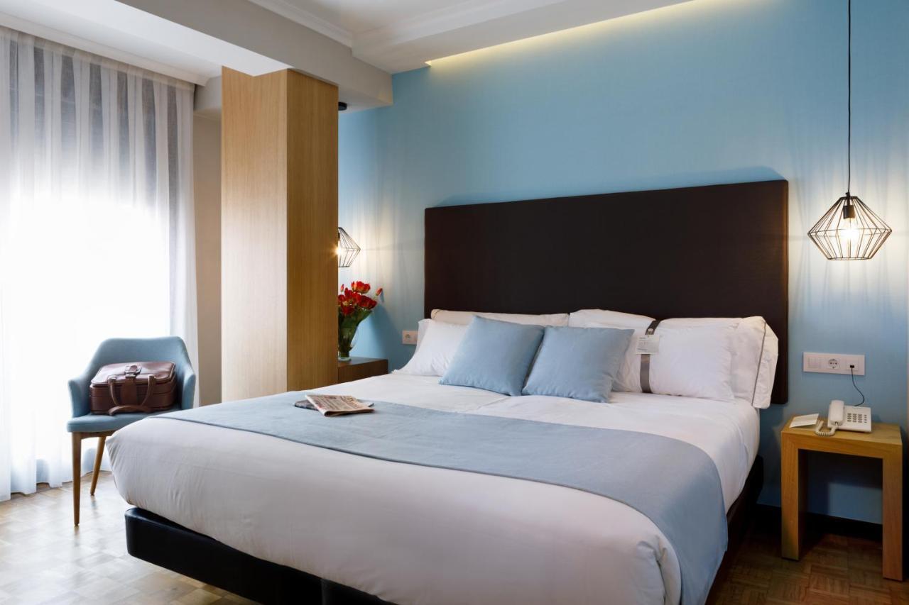 Hotel Val Convention 尼格兰 外观 照片
